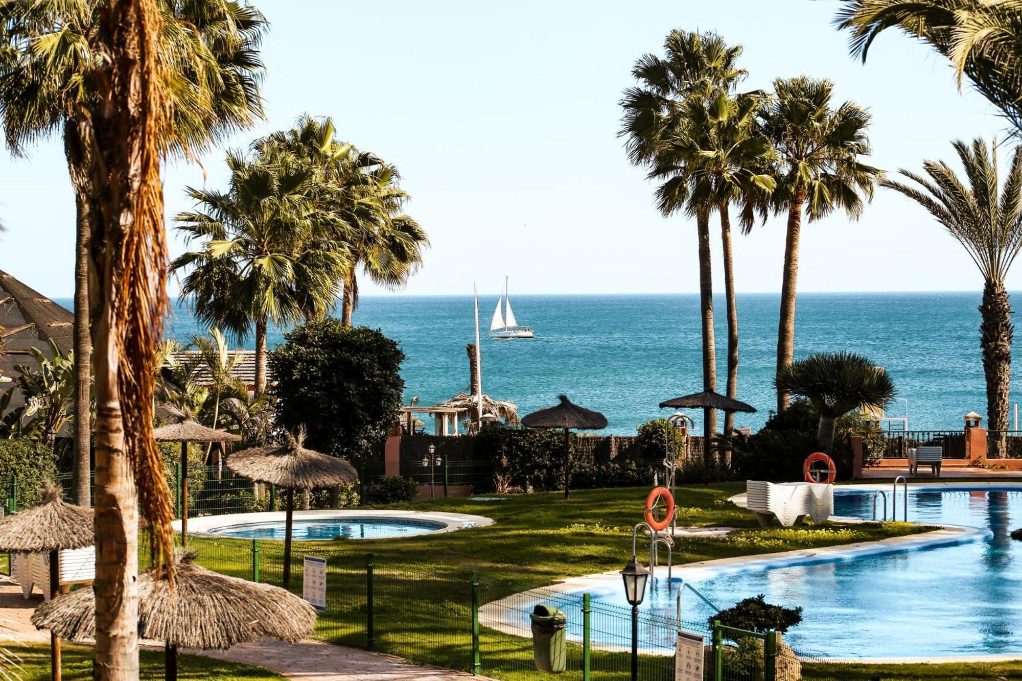 Cn-340 Suites Estepona Buitenkant foto