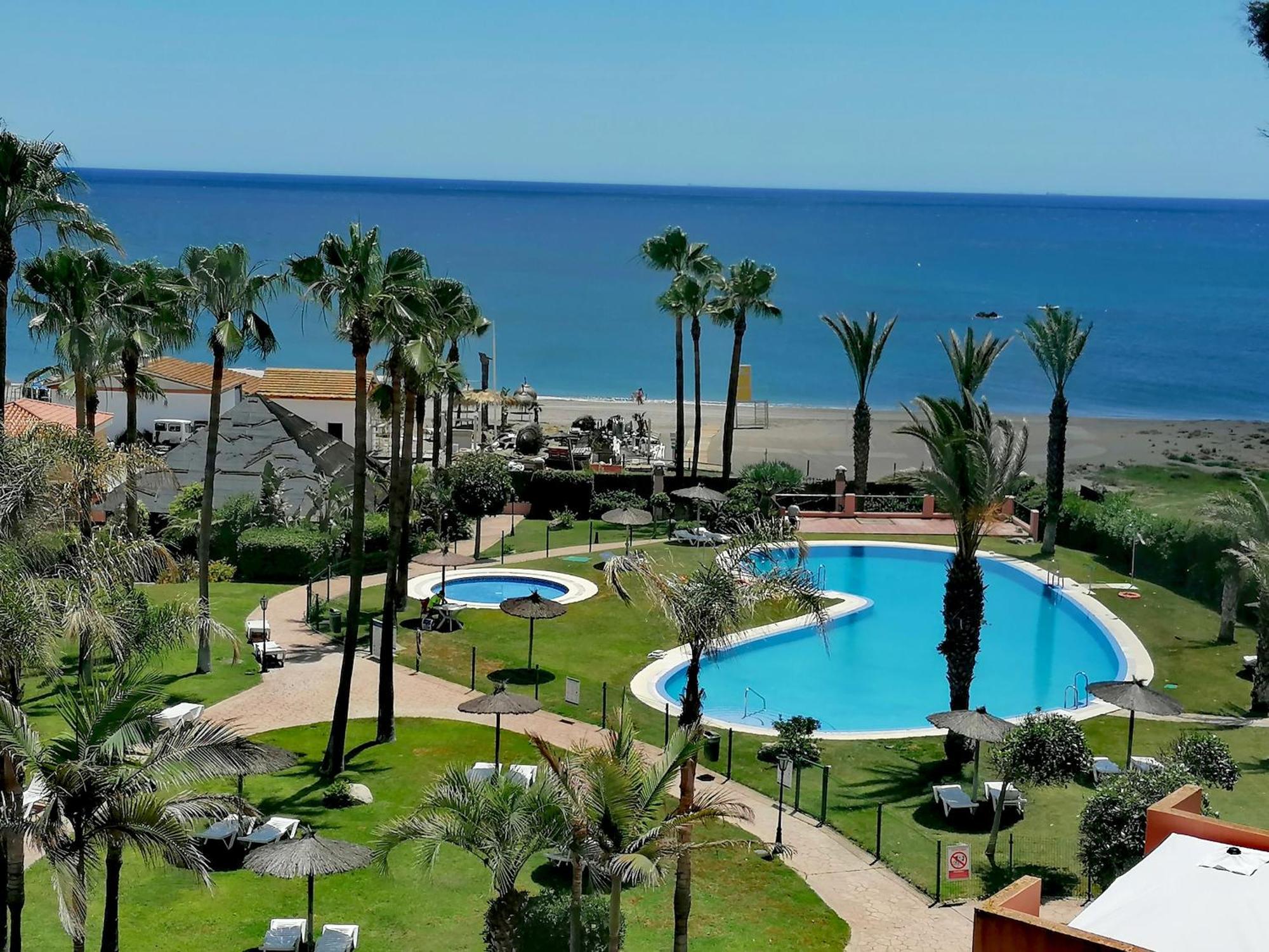 Cn-340 Suites Estepona Buitenkant foto